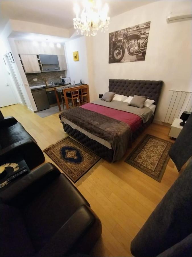 Апартаменти Tayson Square Dorcol New Location Free Garage Белград Екстер'єр фото