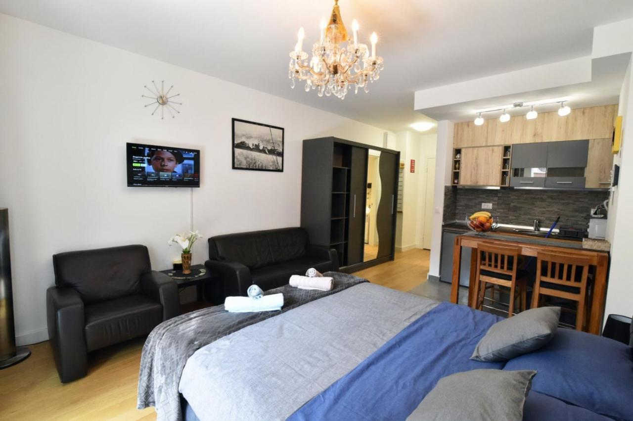 Апартаменти Tayson Square Dorcol New Location Free Garage Белград Екстер'єр фото