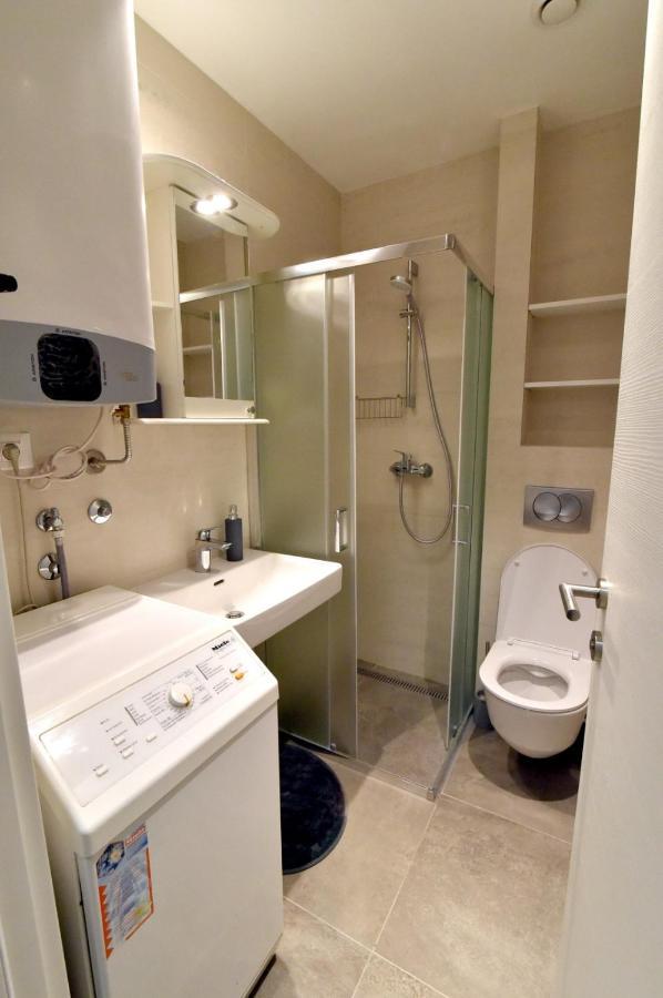 Апартаменти Tayson Square Dorcol New Location Free Garage Белград Екстер'єр фото